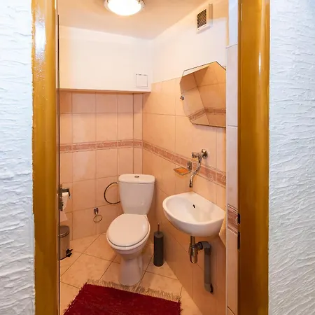 Hubert Guest house