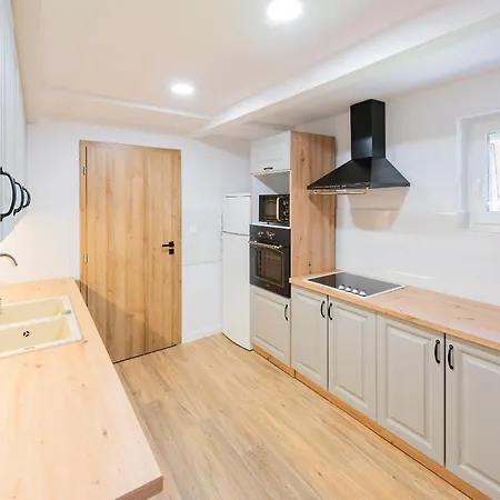 Hubert Guest house 3*